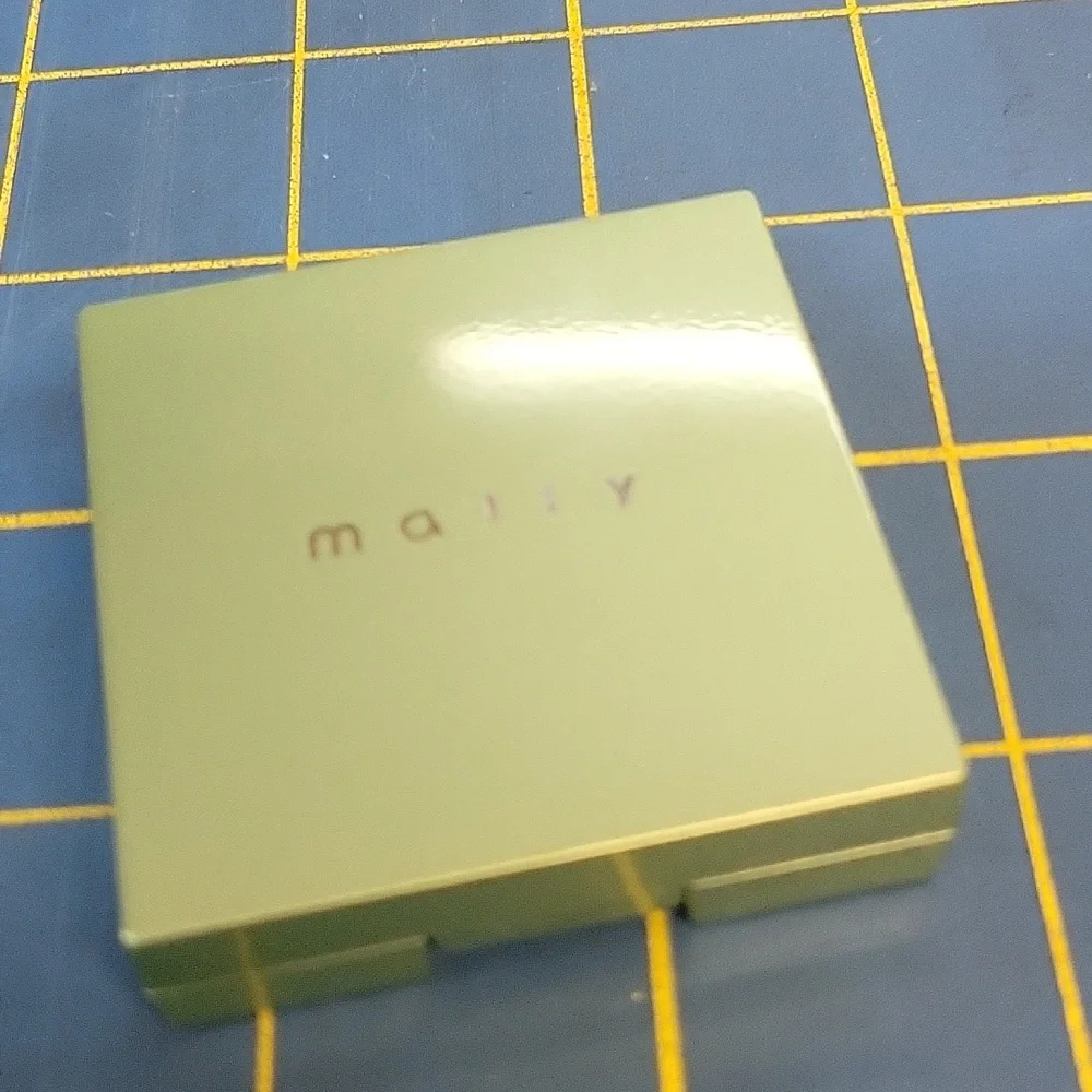 Mally Face Defender Highlightee Gorgois Glow Lighter 6g New Compact